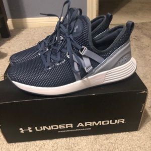 Under Armor Women’s shoe NEVER WORN